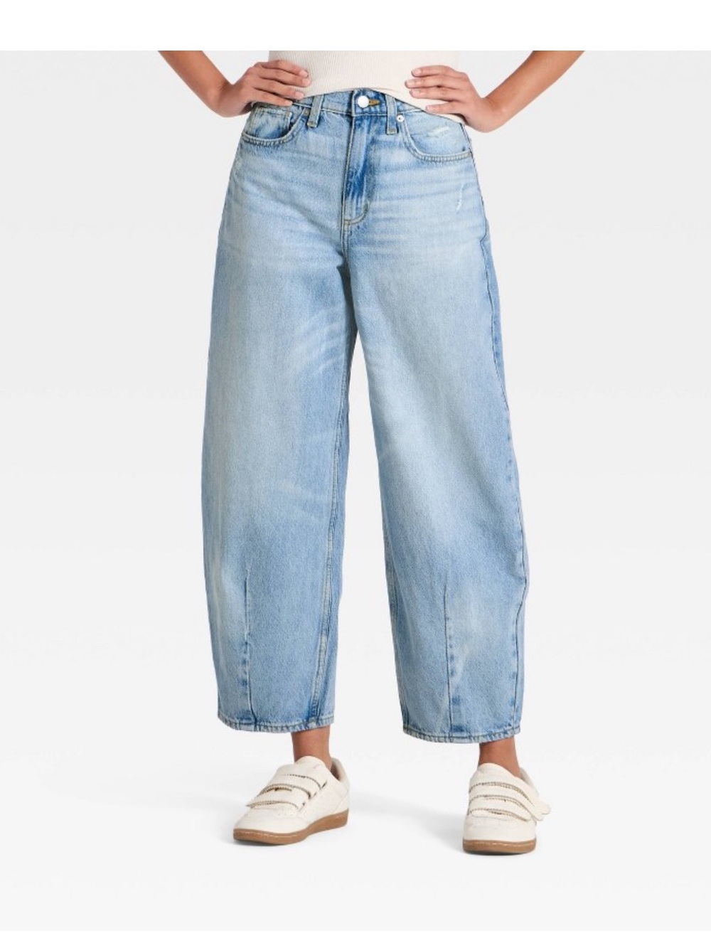 Universal Thread Barrel Jeans - Picture 2 of 9